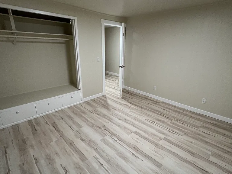 2807 Valleywood Dr — Photo 9
