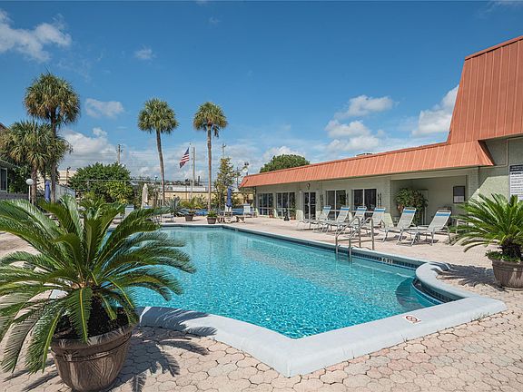 3rd image of 805 W Oakland Park Boulevard #D18
