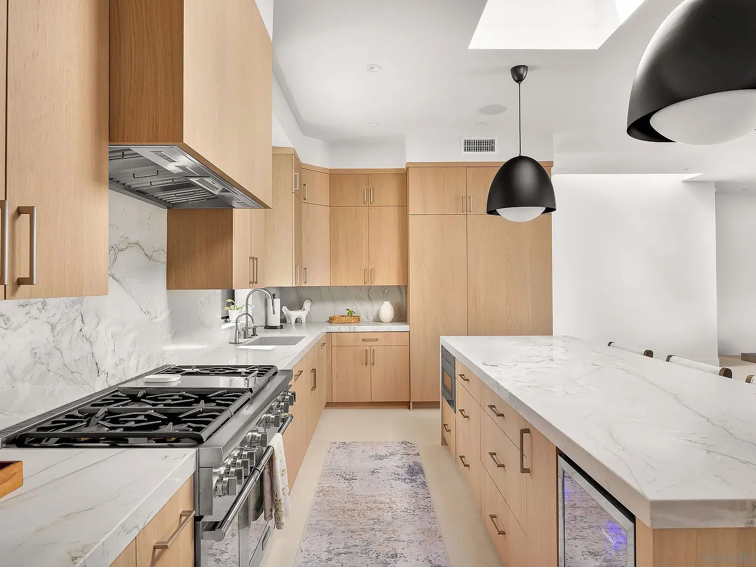 3 bed, 4.0 bath, 1775 sqft, $20,000 — Photo 4