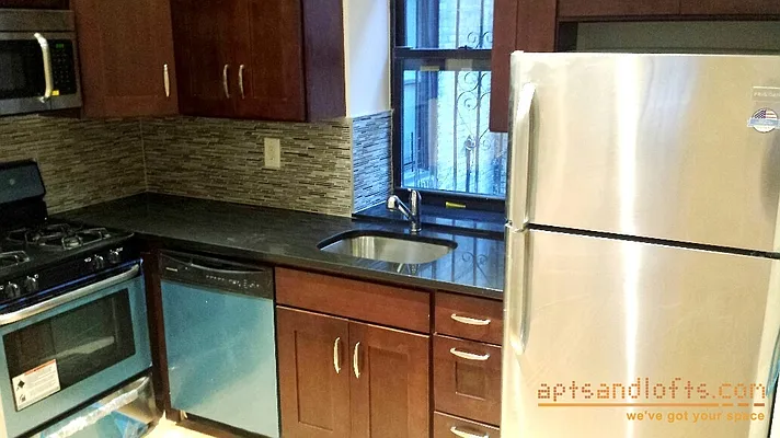 Rented by aptsandlofts.com | media 23