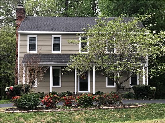 2nd image of 420 Comstock Dr