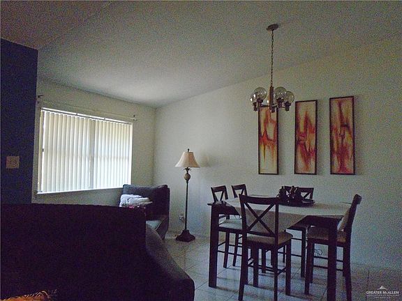 3rd image of 4011 Carnation Cir