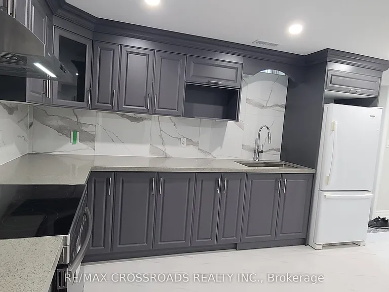 69 Bluebell Cres — Photo 2