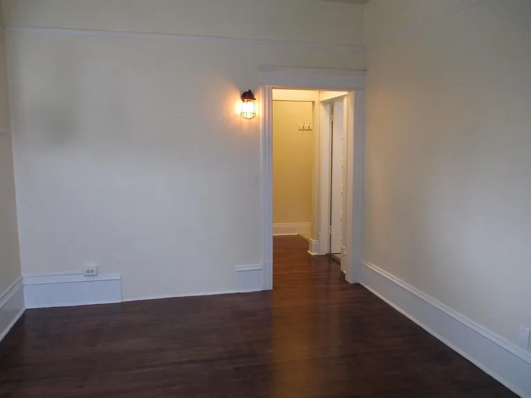 104 14th Ave E #A — Photo 3