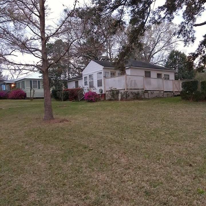 1st image of 900 John Paul Jones Ave