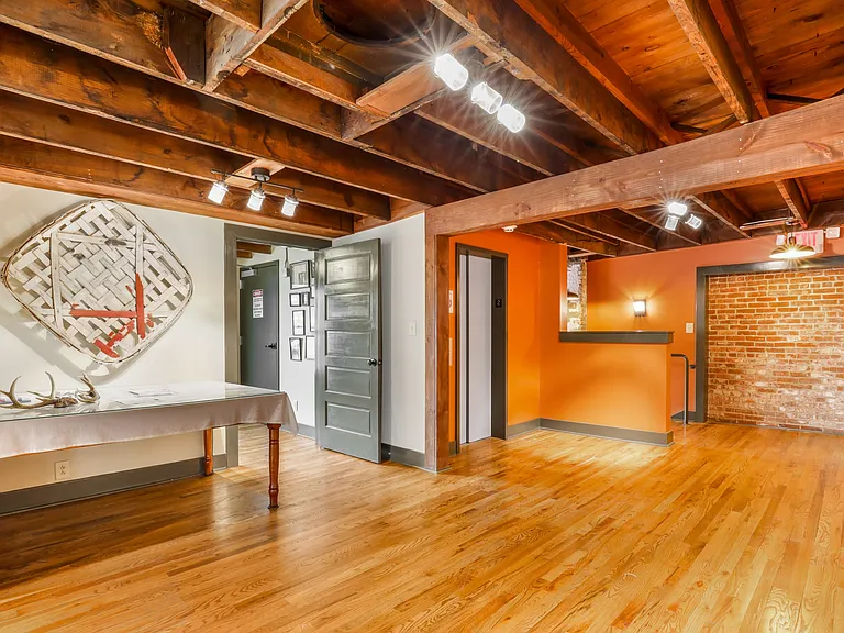 594 Locust Street125 West 6th Ave — Photo 20