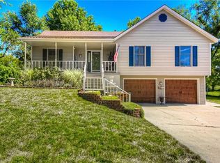 719 Lark St, Raymore, MO 64083