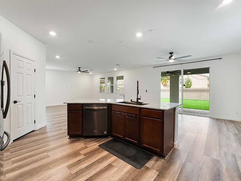 7547 Mojave Wind Ave — Photo 9