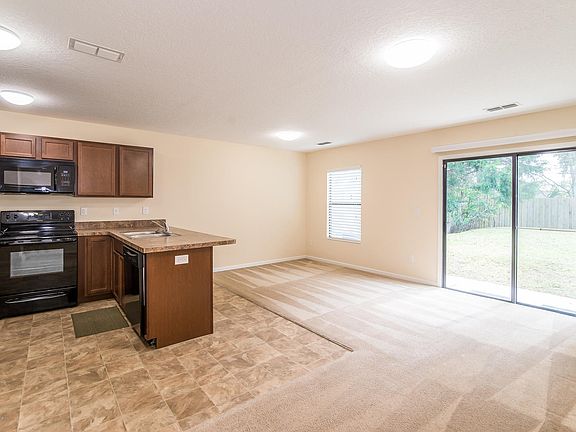 3rd image of 1324 Ferris St