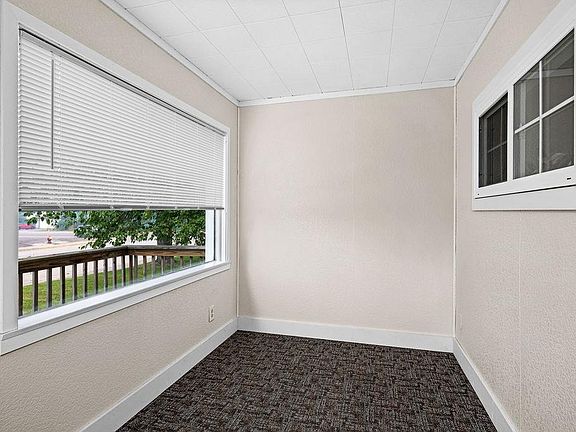 4th image of 208 2nd St