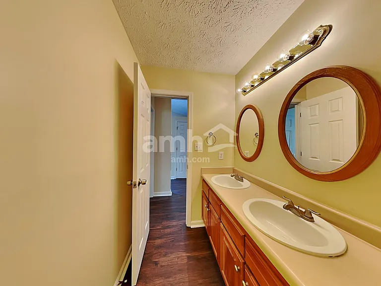 13227 Summerwood Ln — Photo 15
