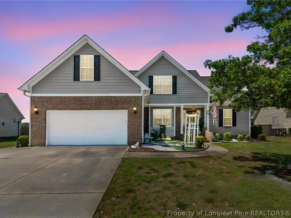 1225 Thistle Gold Dr, Hope Mills, NC 28348