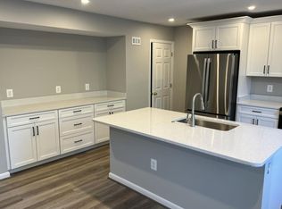 184 N Cottage Rd, Sterling, VA 20164