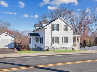 23 Elm St, Windsor Locks, CT 06096