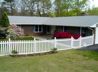 405 Crestridge Dr, Boones Mill, VA 24065