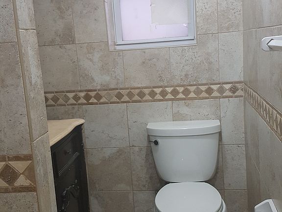 5th image of 2302 Esplanade Ave #1