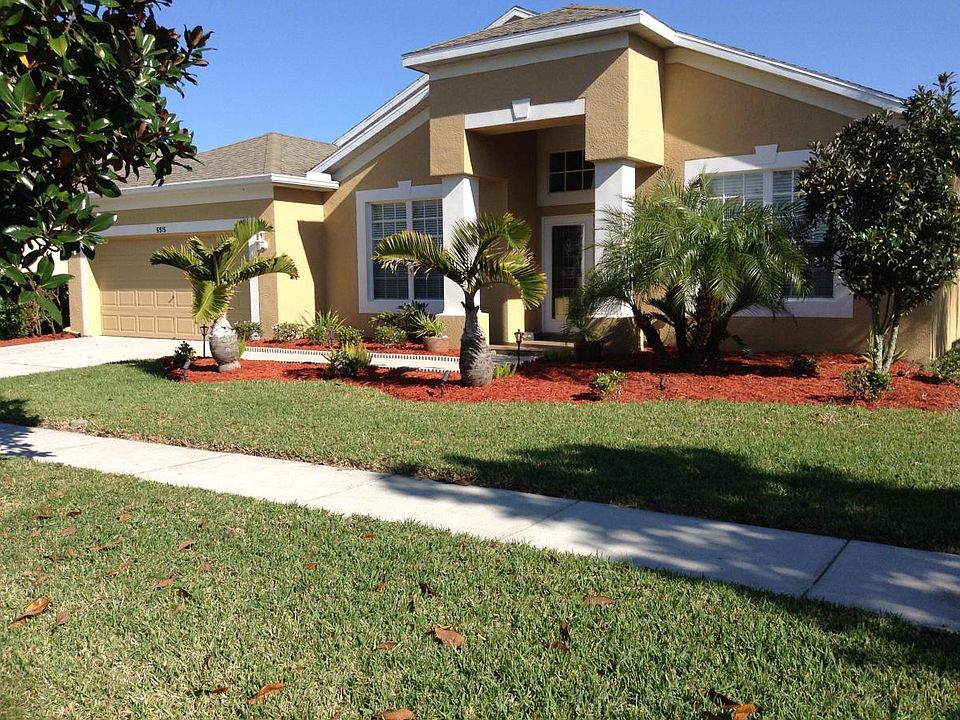 FRONT OF HOUSE
