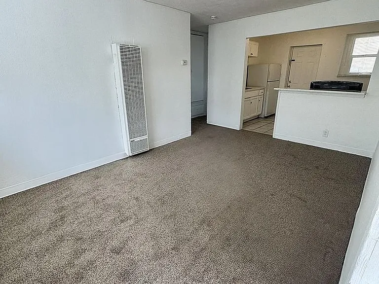1409 Clinton St — Photo 14