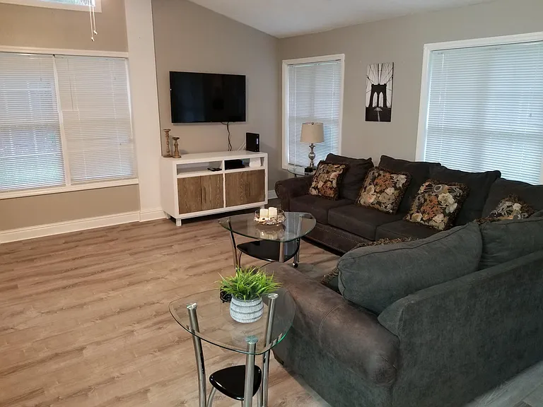 283 Tyrone Rd — Photo 17
