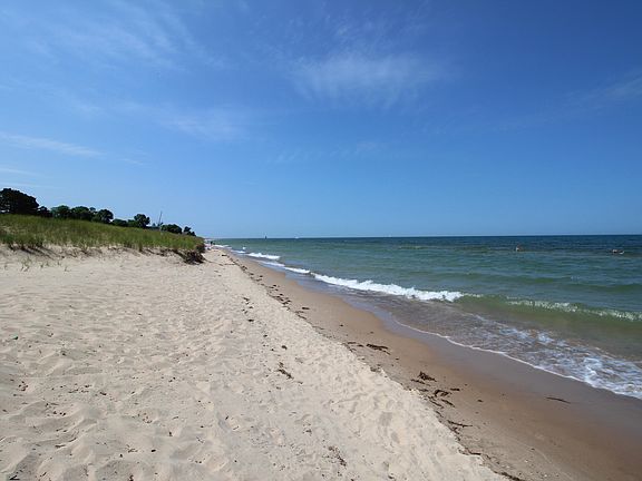 3rd image of 355 N Shore Dr