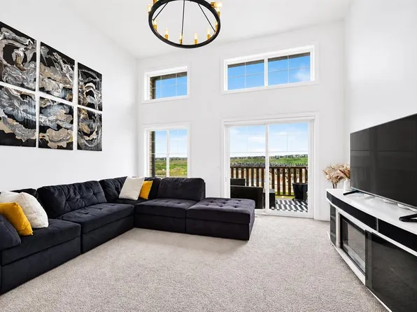 512 W Sage Hill Grv NW, Calgary, AB T3R 0Z8