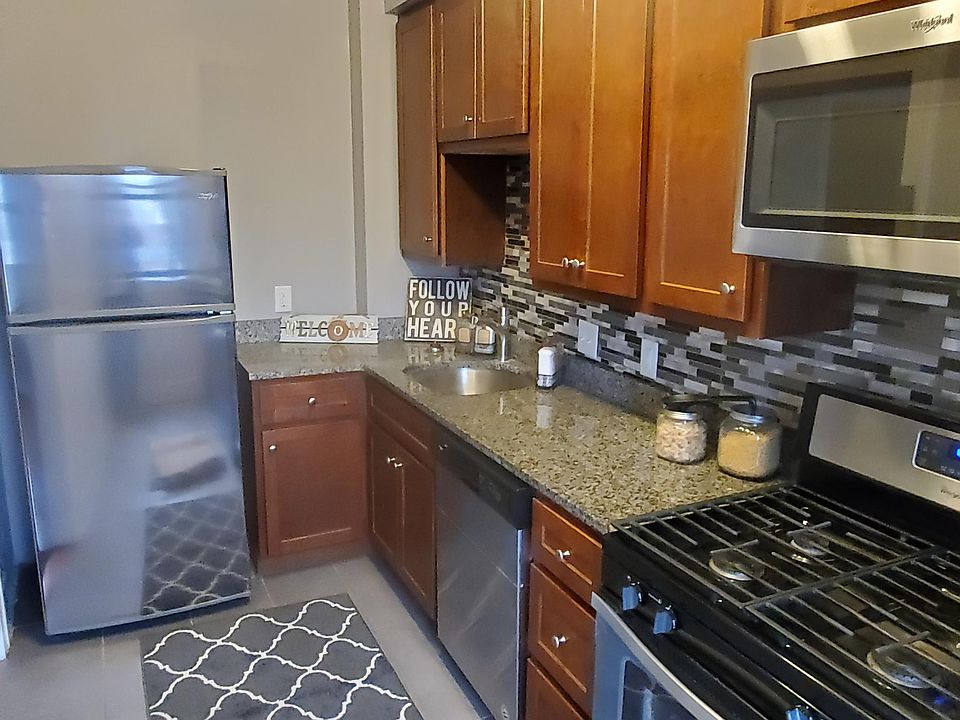 1st image of 5616 Pershing Ave #43