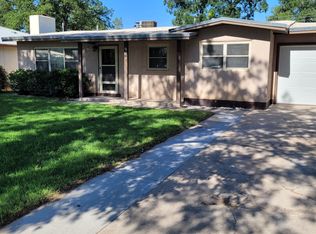 906 Sandia St, Carlsbad, NM 88220