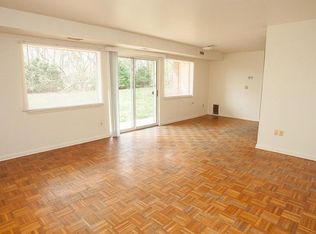 204 Governors Ln APT 3, Harrisonburg, VA 22801