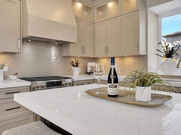 3rd image of 269 King St #103