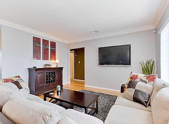 2nd image of 316 East Dr