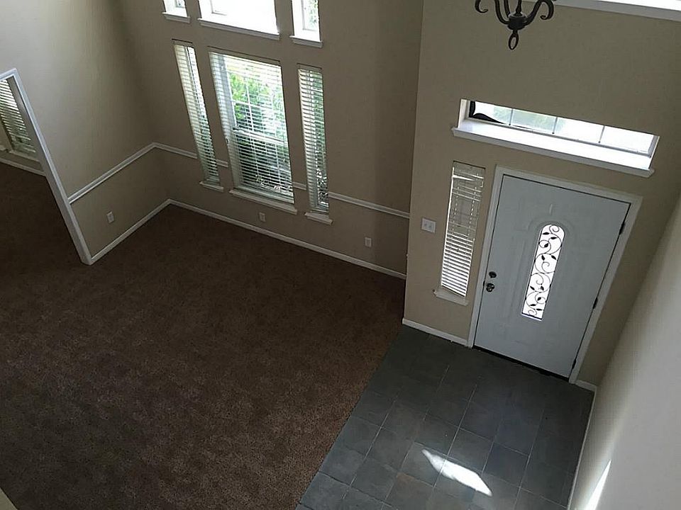 1st image of 2750 Round Hill Ct