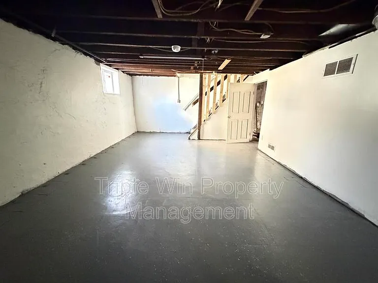 123 W Thornton Ave — Photo 24