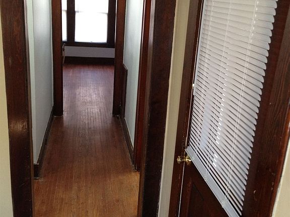 KITCHEN TO FAMILY ROOM