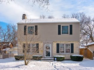 15 Elm St, Glenview, IL 60025