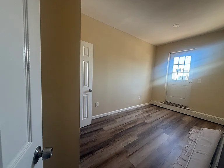 181 Hale Ave #2 — Photo 4