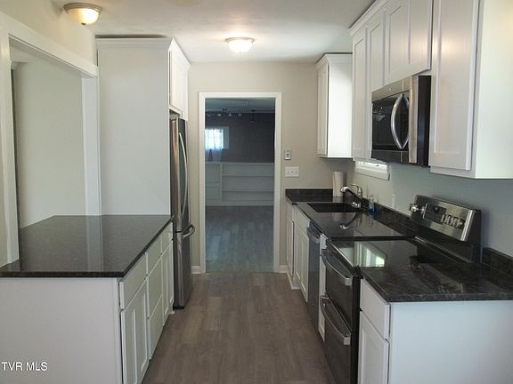 5th image of 217 Sioux Dr