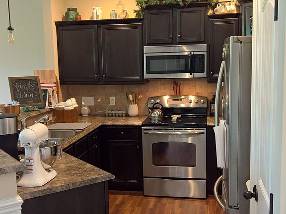 3rd image of 200 E Fosbury Way