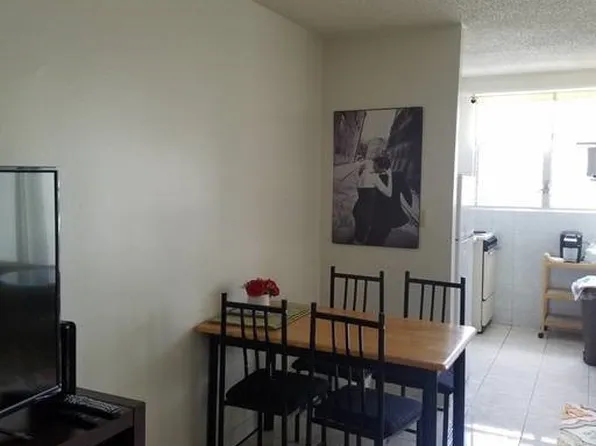 747 Amana St APT 1515, Honolulu, HI 96814