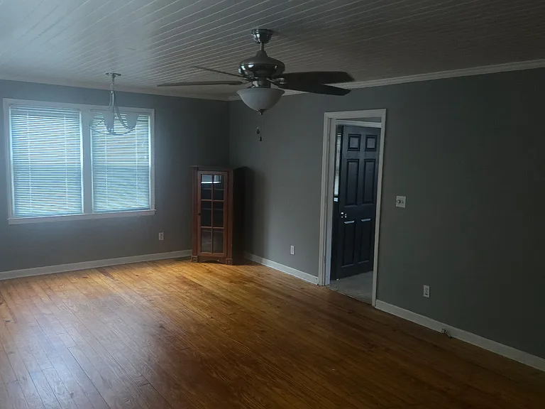 410 Shadrack St — Photo 7