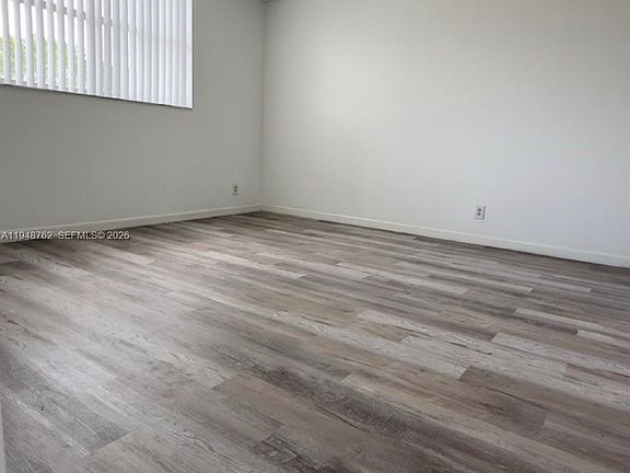 4th image of 500 Executive Center Dr APT 2N