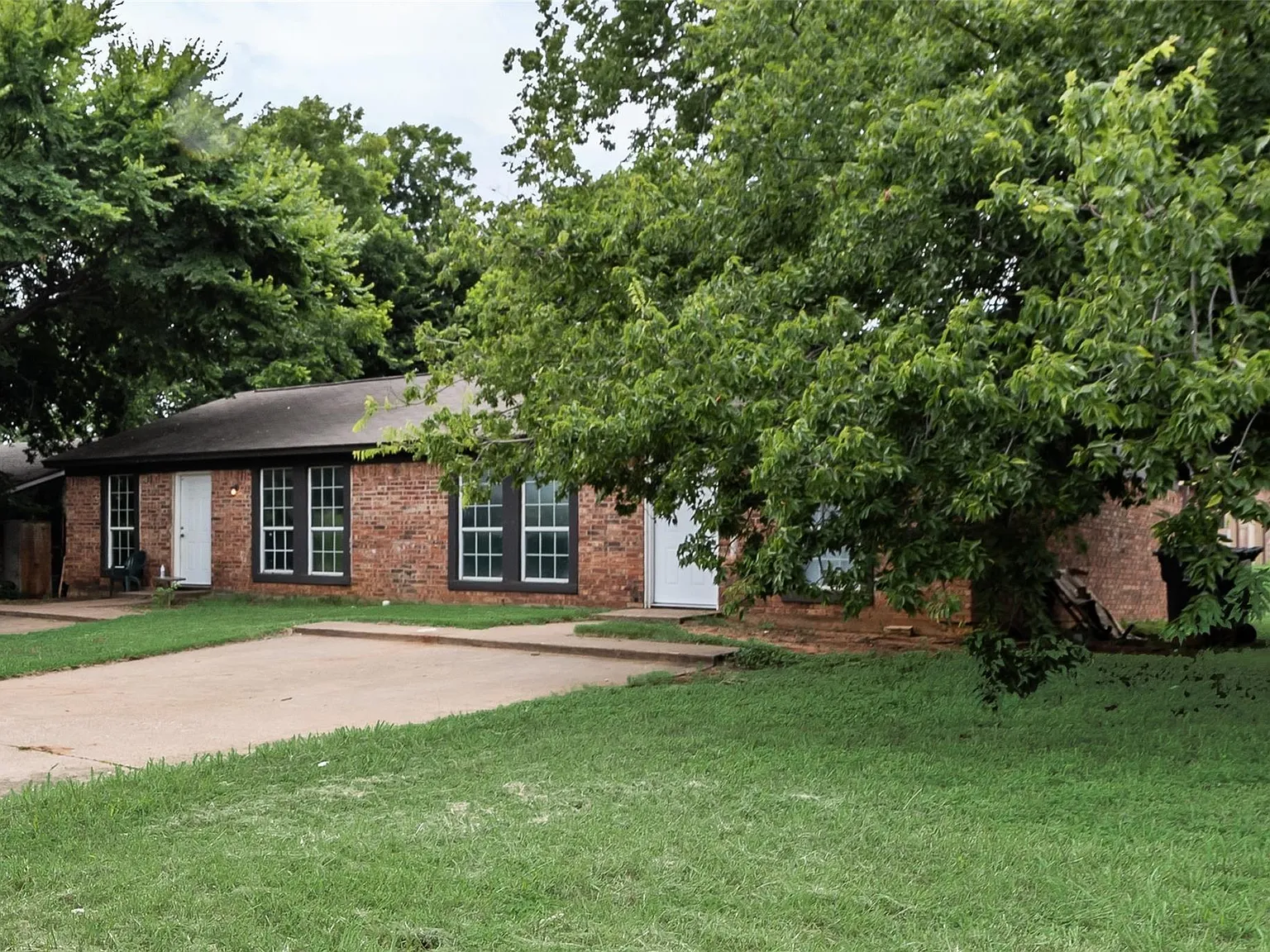 2 bed, 927 sqft, $1,600 — Photo 3