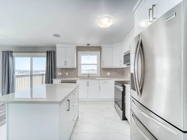 46 Grosse St, Halifax, NS B3T 0M6