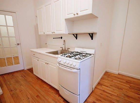 2nd image of 23 Jones St APT 4