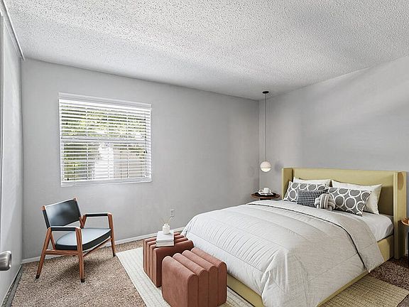 5th image of 1700 Hunter Ridge Ln #407