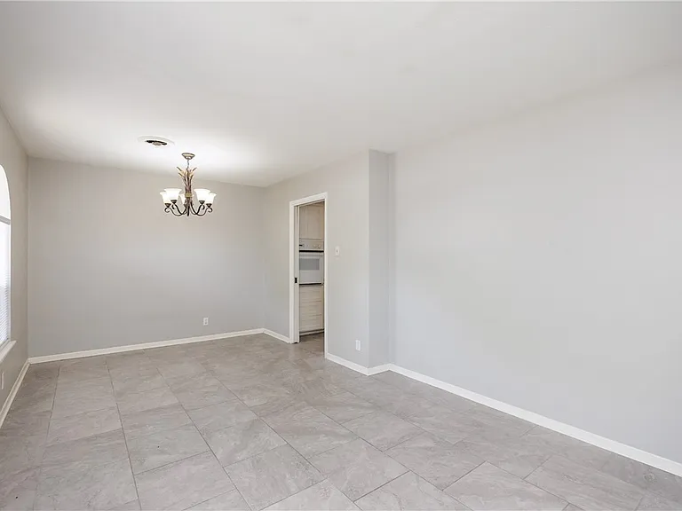 207 Blanco Dr — Photo 8