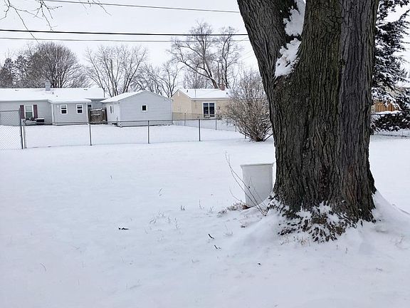 3rd image of 2328 N Fairmount St