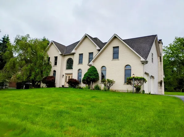 5406 Shelbrooke Dr, Stroudsburg, PA 18360