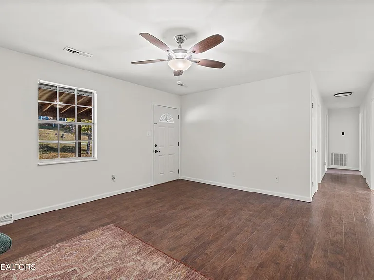 3037 Marvin Cir — Photo 6