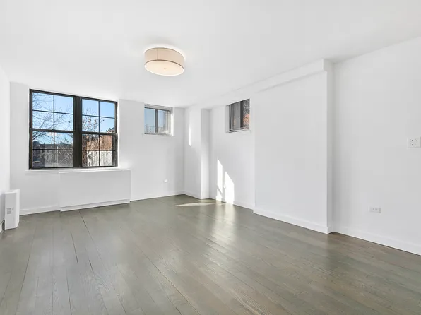 222 West 14th Street image 1 of 5