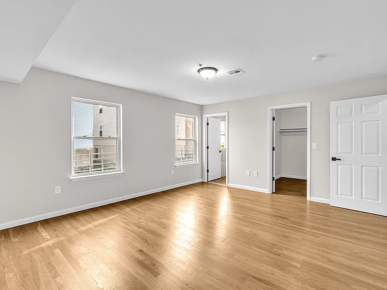 15-17 Wharton St #2 — Photo 14